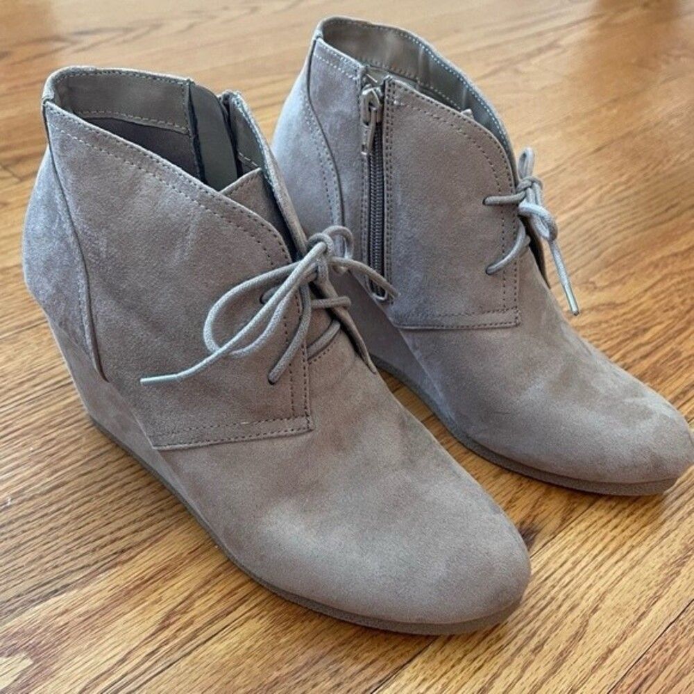 Universal Thread | NWOB Taupe Faux Suede Wedge Booties | Size 9
